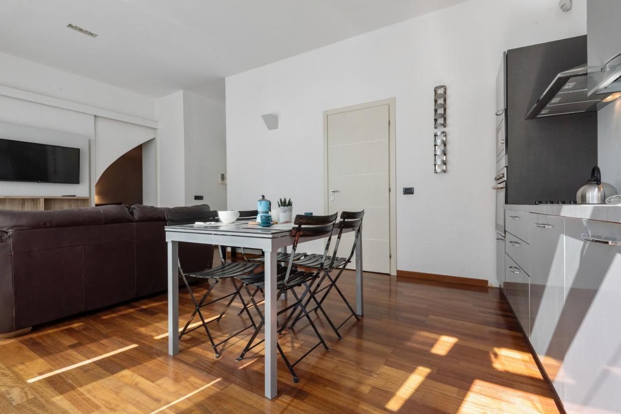 Elegant Flat A Few Steps From Via XX Settembre Apartamento Génova Exterior foto